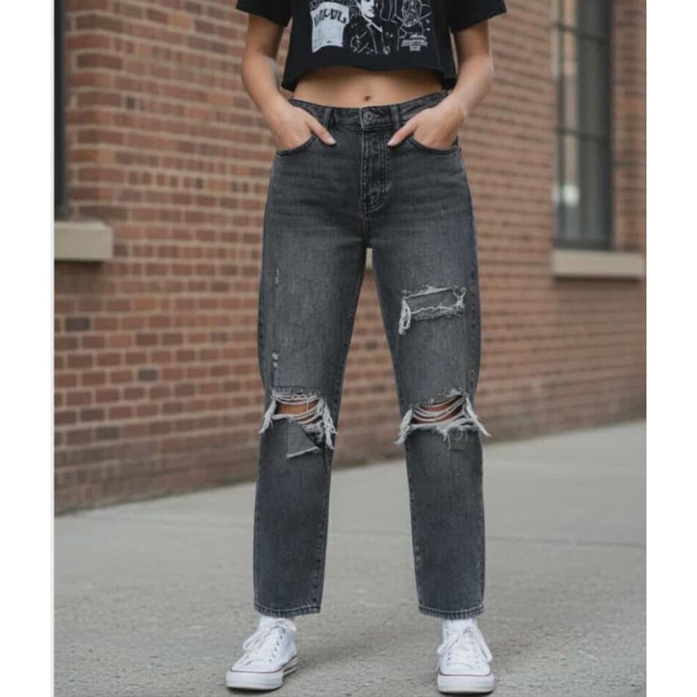 BDG Urban Outfitters Black Slim Straight Size 28 Washed Denim Ripped Jeans Women
